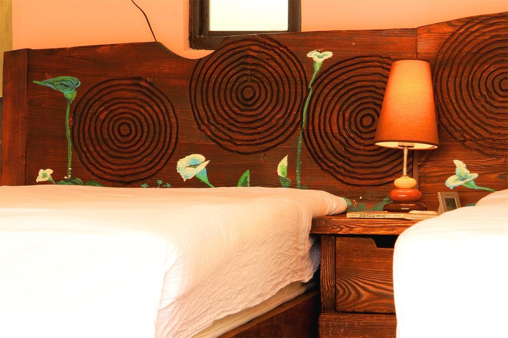 Lijiang Baisha Free Time Designed Hotel Exterior foto
